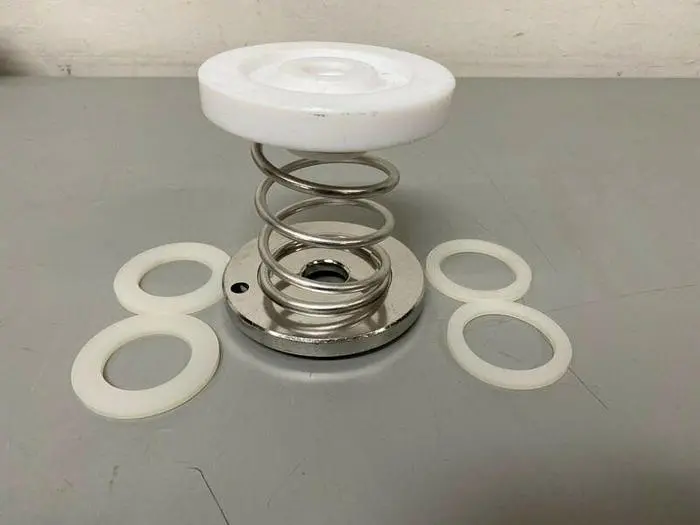 Used CUNO STAINLESS STEEL LENTICULAR CHROMATOGRAPHY COLUMN SET W/ SPRING & GASKETS Chromatography California US | Equipment Lab #485255
