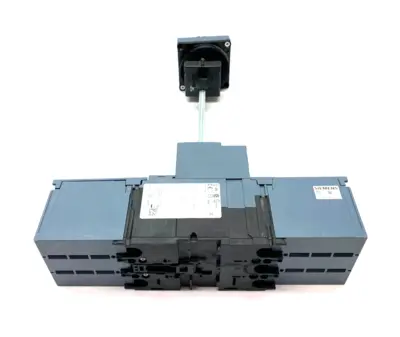 USED SIEMENS LOW-VOLTAGE CIRCUIT BREAKER 3-POLE W/ DOOR MOUNT ROTARY OPERATOR