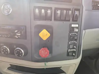 USED 2018 PETERBILT 579