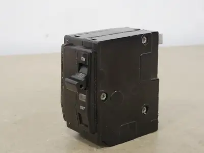 USED SQUARE D QO230