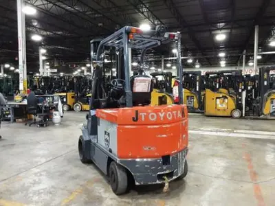 USED 2017 TOYOTA 7FBCU35