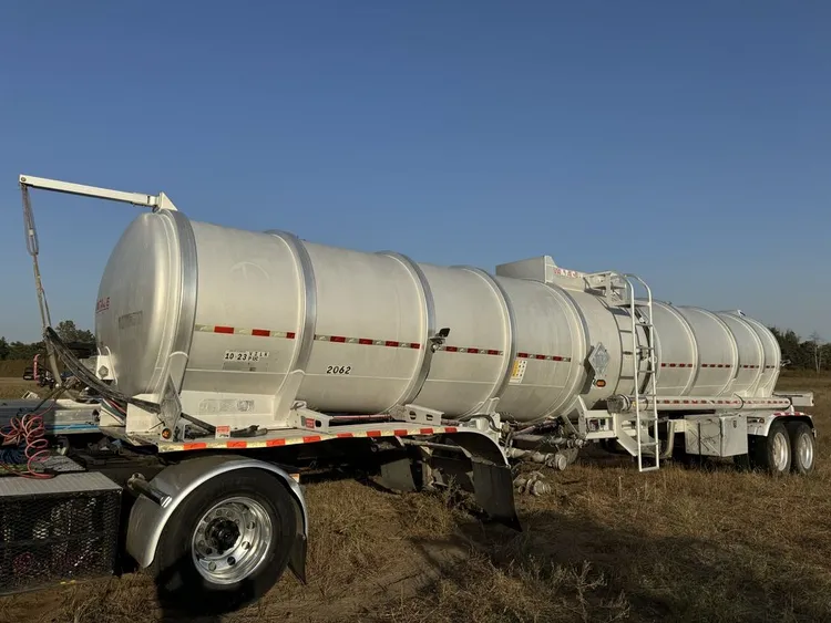 Used 2015 VANTAGE VC-8400 Tanker Trailers Minnesota US | Carco Truck & Equipment #1514226