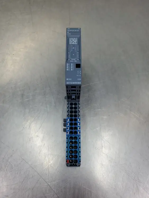 Used Siemens 6ES7132-6BF00-0BA0 Output Module w/6ES7193-6BP20-0BA0 Base PLC Input & Output | Palmetto Automation #1156128