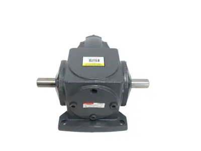 NEW BOSTON GEAR R246-B-M1 GEAR RATIO SPIRAL BEVEL GEARBOX 2:1 R246BM1