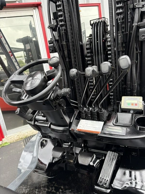 Used 2017 TOYOTA 8FGC55U Misc Forklifts Wisconsin US | Forklifttrader.com #1439525