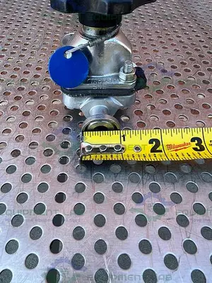 USED SAUNDERS DIAPHRAGM VALVE W/ 1/2" SANITARY FITTING