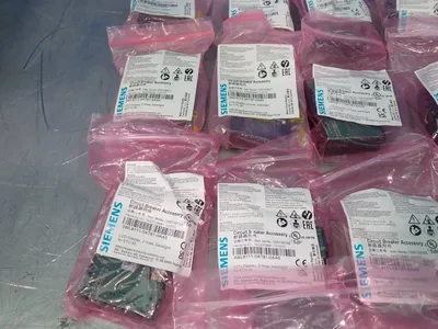 New | in-Stock SIEMENS 3WL91110AT810AA0 Circuit Breaker Parts Ohio US | HGR 24 #1186305