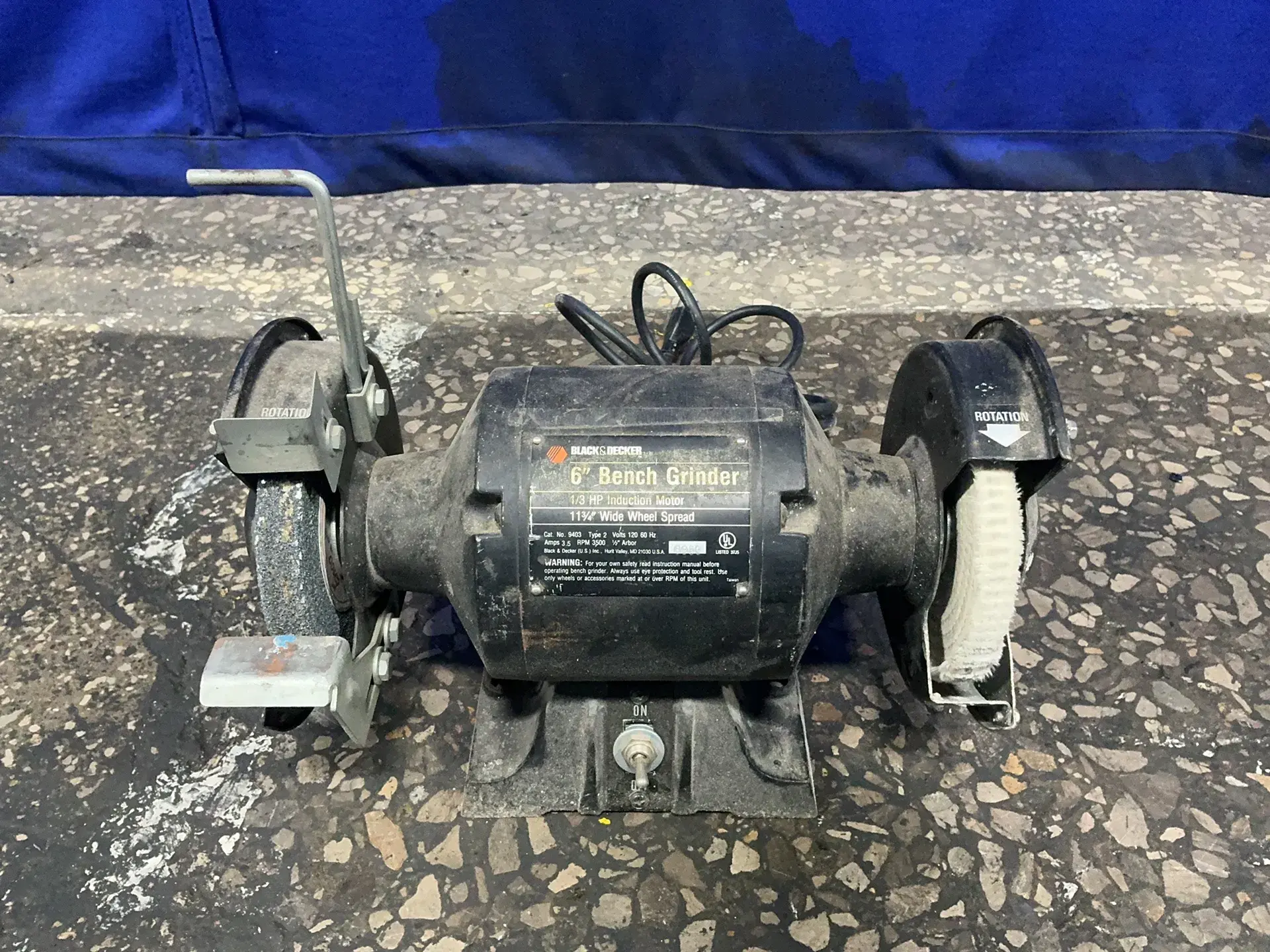 Used BLACK & DECKER 9403 Pedestal Type Grinders (Double End) Ohio US | HGR 24 #1284763