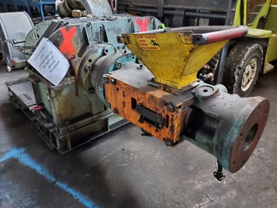 Nakata 4.5" Pin Barrel Rubber Extruder