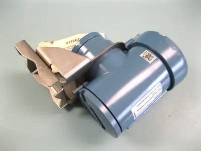 NEW Micro Motion 2700 R12 AB AEZCZ