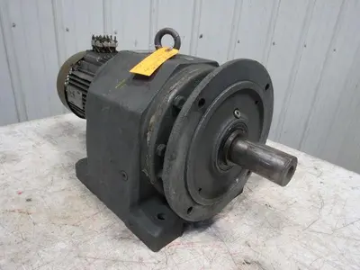 SEW-EURODRIVE R83F In-Line Gear Motor Speed Reducer 121.12:1 Ratio