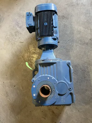 Sew Eurodrive KT97AM213/215DRN132M4 10HP Gear Drive/Speed Reducer 42 rpm