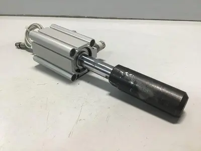 USED SMC CDQ2B32-40DZ +