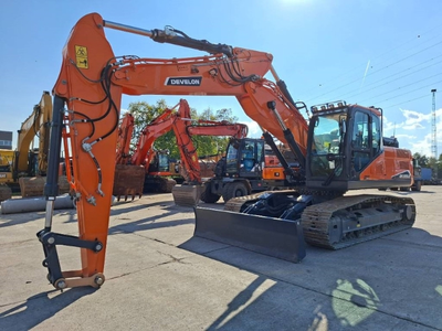 USED 2021 Develon DX140LC-7