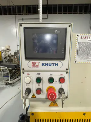 2010 KNUTH KHT 3206C Hydraulic Swing-Beam Shear | IndiQuip (7)