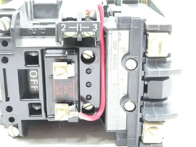 NEW ALLEN BRADLEY 500F-A0D920 NEMA AC CONTACTOR 500FAOD920 SER B