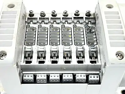VV5QC21-06N3MD0-S | SMC  Base Mounted Manifold VQC 2000 Series - Used