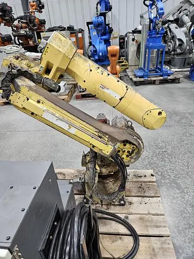 Used 2013 FANUC ARCMATE 120IC Robots Ohio US | Six Axis Solutions #397856