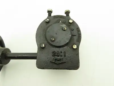 24:1 Valve Operator gearbox with Crank