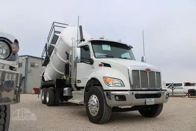 New | in-Stock 2027 PETERBILT 548 Vacuum Truck Texas US | Roll Off Truck World #1492009