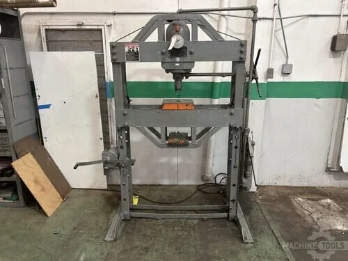 Used 1942 K.R. WILSON 37F Arbor Presses Georgia US | The Equipment Hub 10 #163274