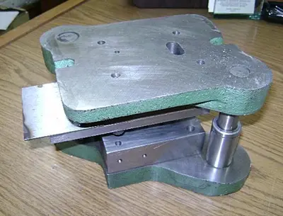 1952-390 STAMPING PRESS TOOL & DIE SET TO MAKE RABBIT FINDING