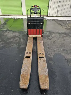 Used RAYMOND 8400 Electric Pallet Trucks New Hampshire US | Trustworthy Equipment #1403495