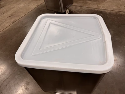 600 Pound SS Dump Buggy with Plastic Lid