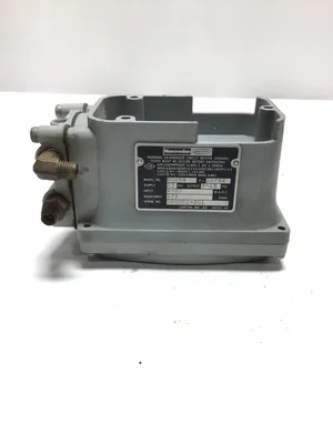 Masoneilan Dresser 8005A Valve Positioner 23 PSI Supply