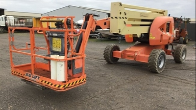 USED 2012 JLG 450AJ
