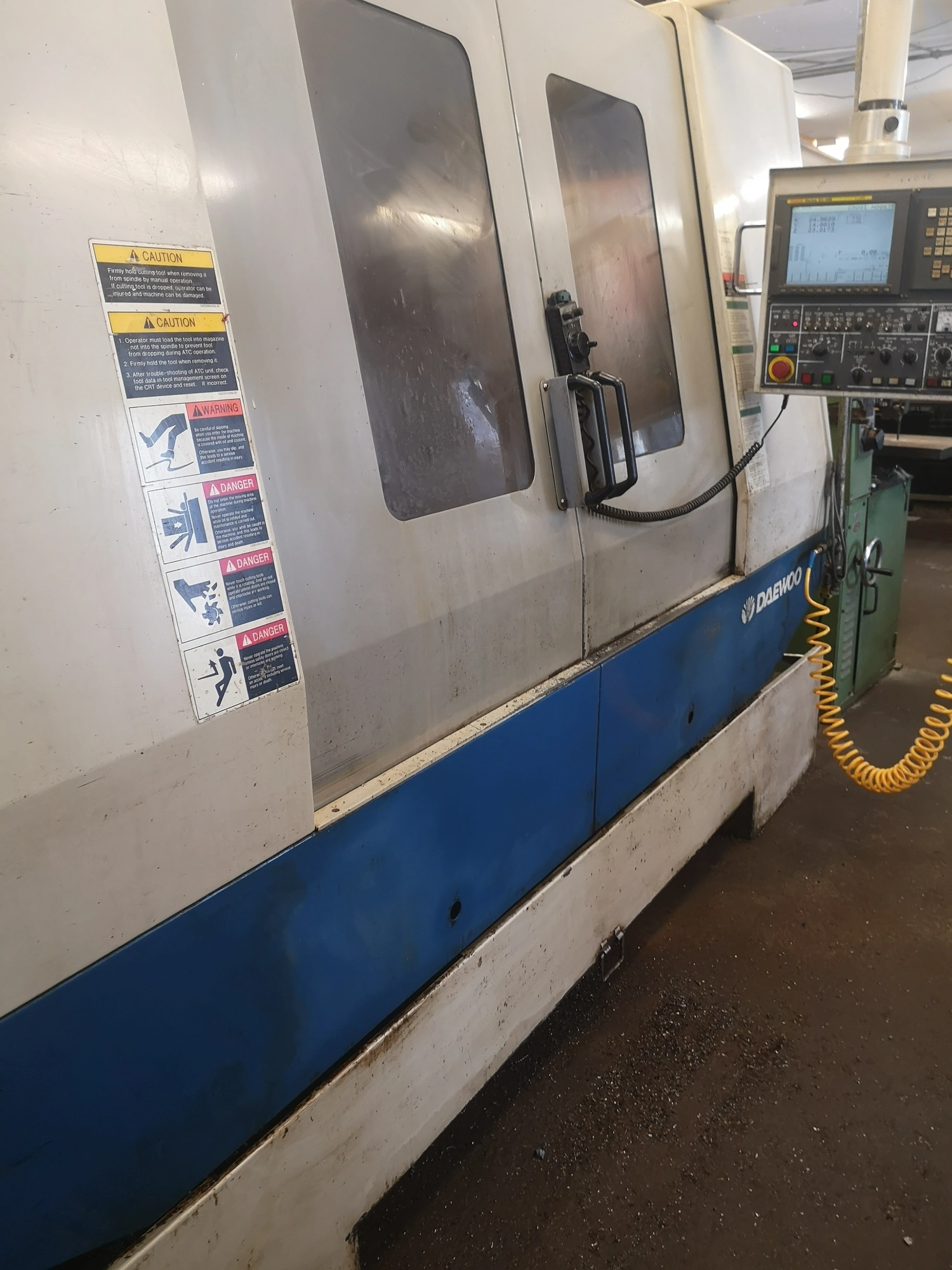 USED 2004 DOOSAN DMV-5025