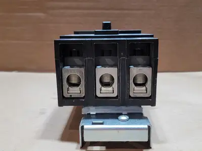 USED SQUARE D QDA32090
