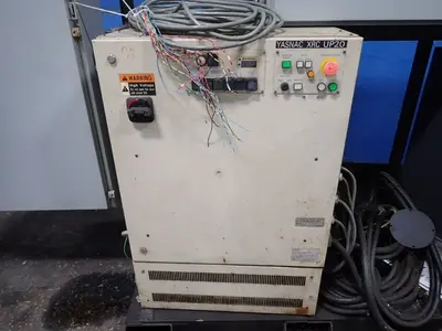 USED YASKAWA / MOTOMAN UP20 / DX200