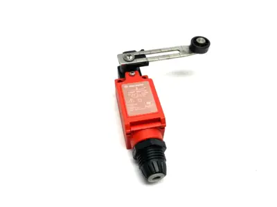 USED ALLEN-BRADLEY SER. A GUARDMASTER SAFETY LIMIT SWITCH 240V IP66