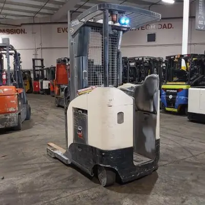 USED 2019 CROWN RR5725-45