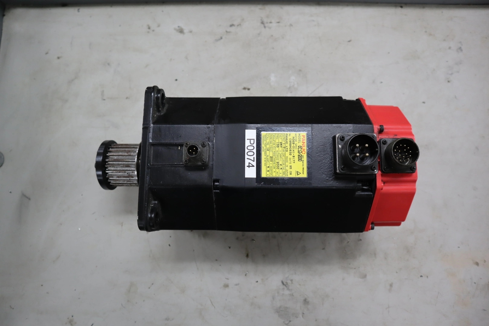USED 1995 USED FANUC PARTS AND TOOLING AC12/2000 SERVO MOTOR