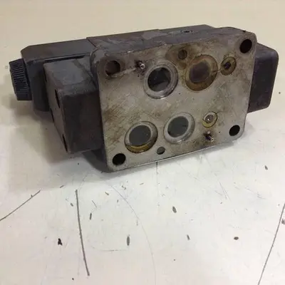 USED VICKERS DG4V-3-6C-M-U-HL7-60-B13