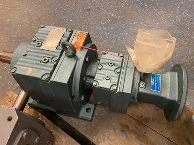 New | in-Stock SEW-EURODRIVE R77R37AM143 Speed Reducers | Surplus Asset Holdings #1205286