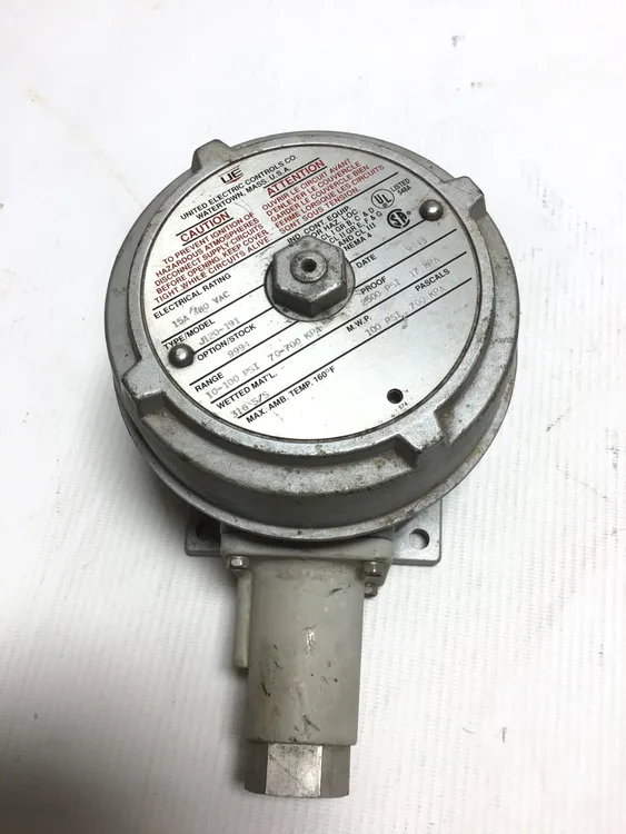 Used UNITED ELECTRIC CONTROLS _UNKNOWN_ Pressure Switches Pennsylvania US | Moses B Glick #1010648