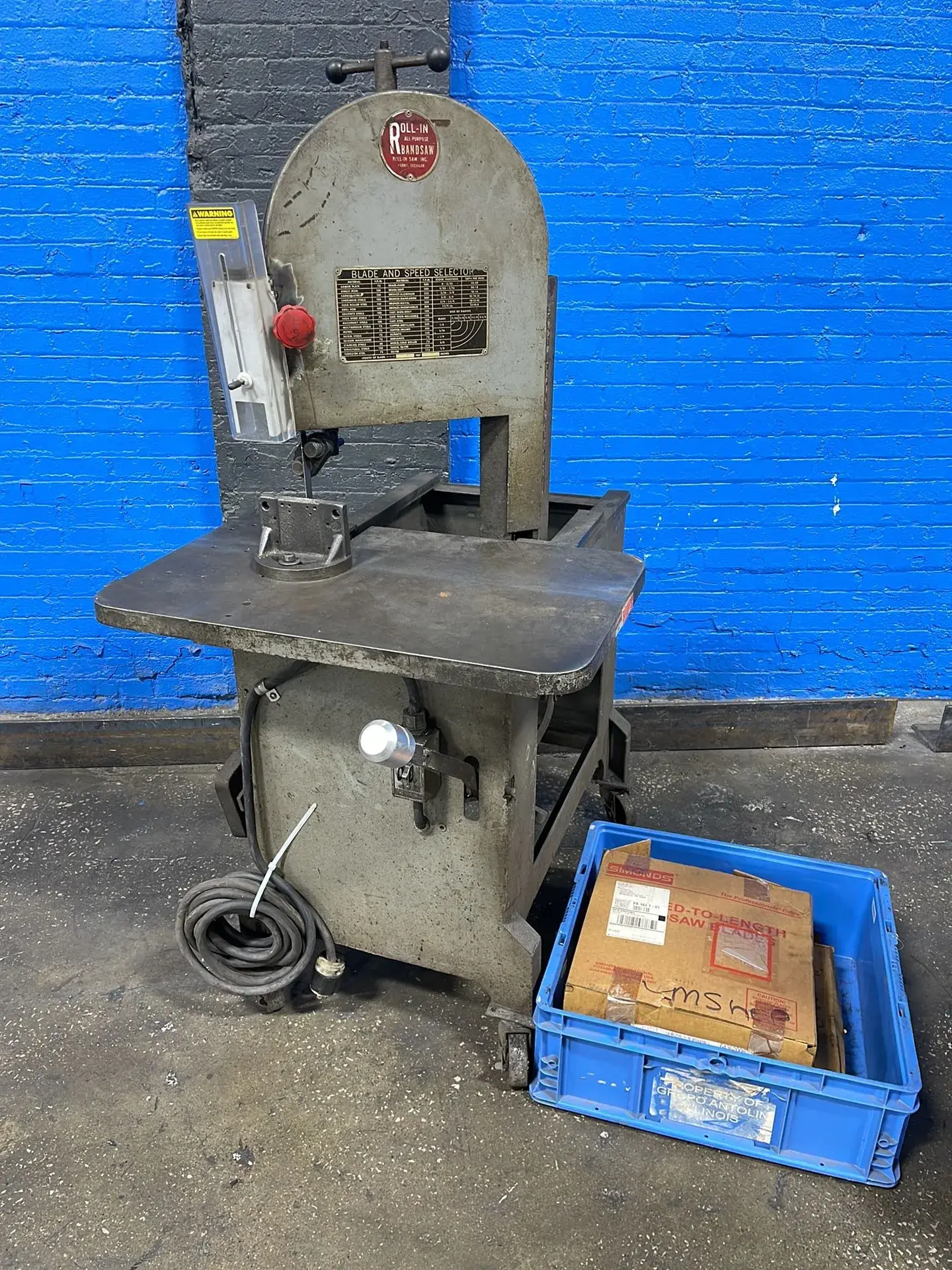 Roll-in 18.5” X 30.5” Vertical Band Saw