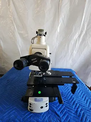 USED NIKON L200