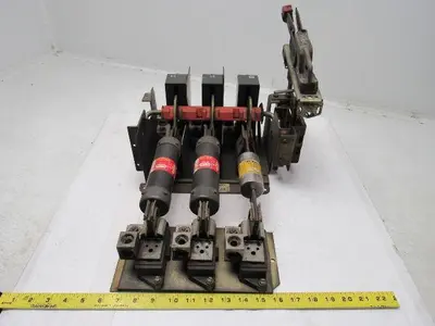 Square D CLass 9422 Type TF-2 125A Disconnect Switch Flange Mount & Handle
