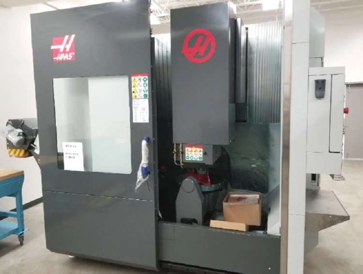 Used 2017 HAAS UMC Vertical Machining Centers (5-Axis or More) | Two Spade Machinery LLC #507810
