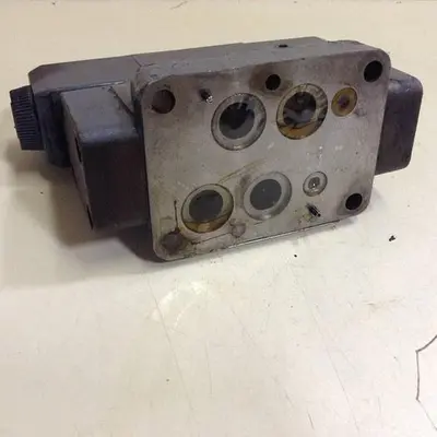 USED VICKERS DG4V-3-6C-M-U-HL7-60-B13