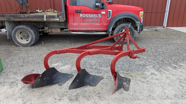 Used MASSEY FERGUSON 62 Plows | Rosseel's Equipment Inc #720689