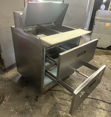 174-0136 Delfield 32” Self Contained Sandwich Prep Table Cooler