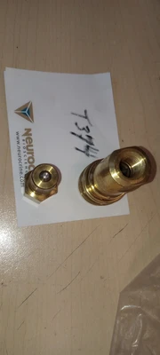 NEW FOSTER COMPANY Foster H2B K2B Carpet Cleaning 1/4" Brass Quick Disconnect Hose W