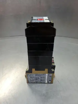 USED Allen-Bradley 700-P1200A1