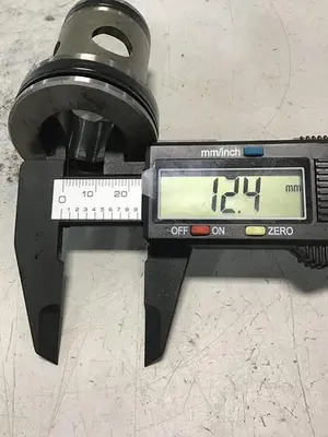 USED VICKERS 25-D10-30