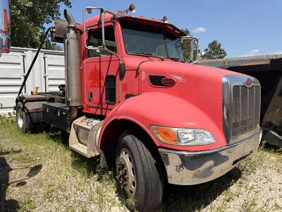 Used 2005 PETERBILT 335 4X2 Rolloff Trucks Indiana US | Miedema Asset Management Group #1436988